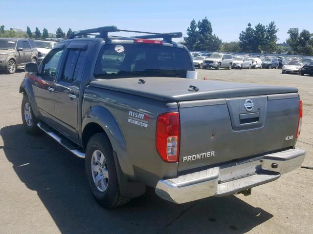 1N6AD07W46C439077 - 2006 NISSAN FRONTIER C GRAY photo 3