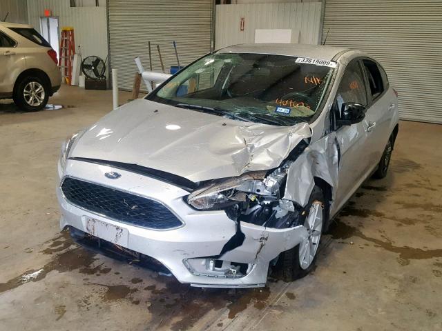 1FADP3K24GL404673 - 2016 FORD FOCUS SE SILVER photo 2