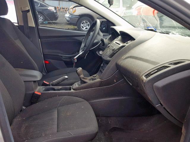 1FADP3K24GL404673 - 2016 FORD FOCUS SE SILVER photo 5