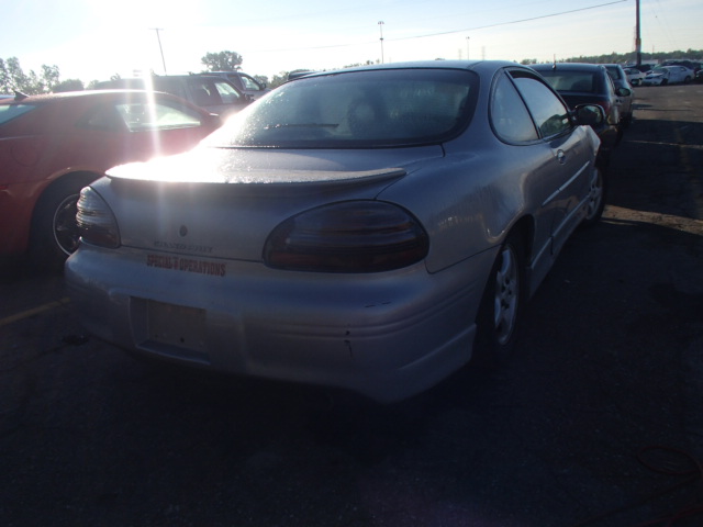 1G2WP12K7WF330335 - 1998 PONTIAC GRAND PRIX GRAY photo 4