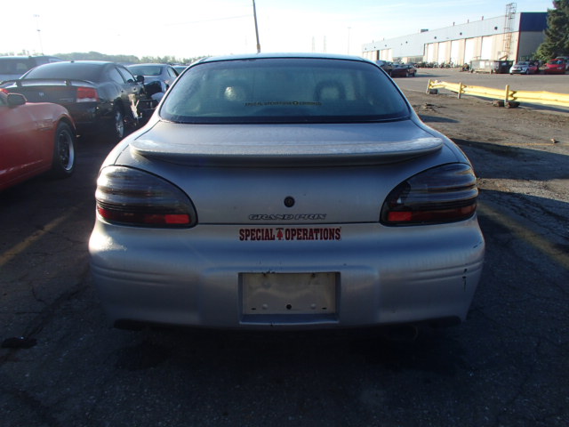 1G2WP12K7WF330335 - 1998 PONTIAC GRAND PRIX GRAY photo 9