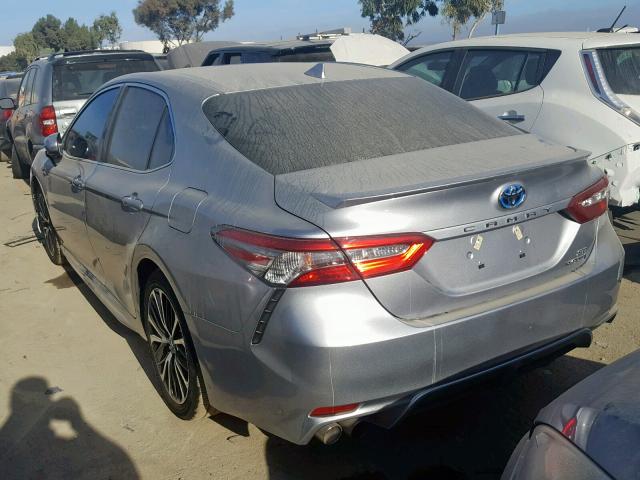 4T1B21HK3KU515094 - 2019 TOYOTA CAMRY HYBR SILVER photo 3