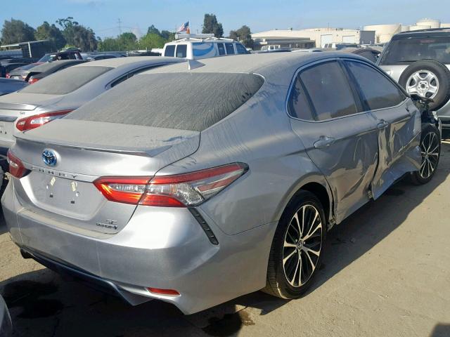 4T1B21HK3KU515094 - 2019 TOYOTA CAMRY HYBR SILVER photo 4