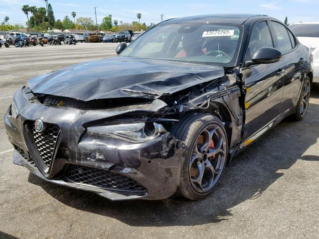 ZARFAEBN2J7593968 - 2018 ALFA ROMEO GIULIA BLACK photo 2