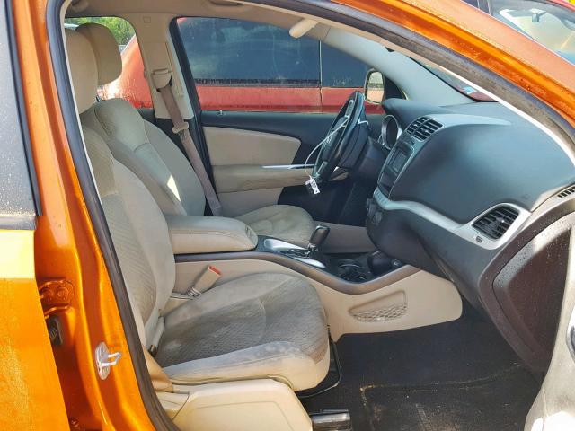 3D4PG1FG2BT567565 - 2011 DODGE JOURNEY MA ORANGE photo 5