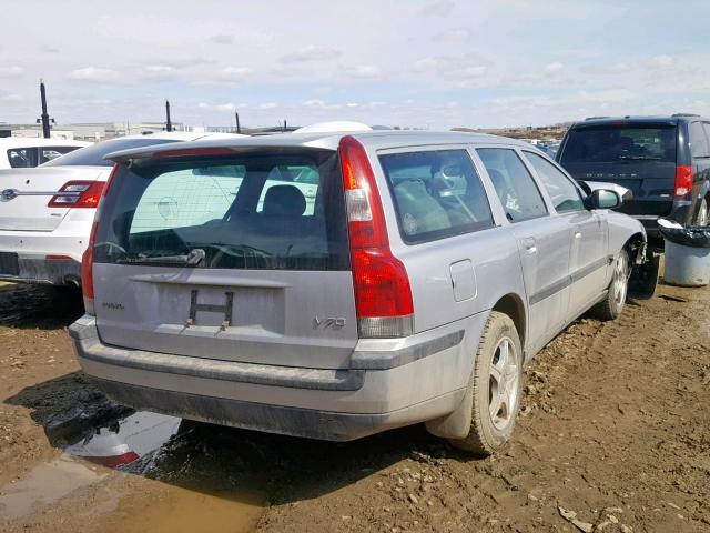 YV1SW61R222224671 - 2002 VOLVO V70 SILVER photo 4