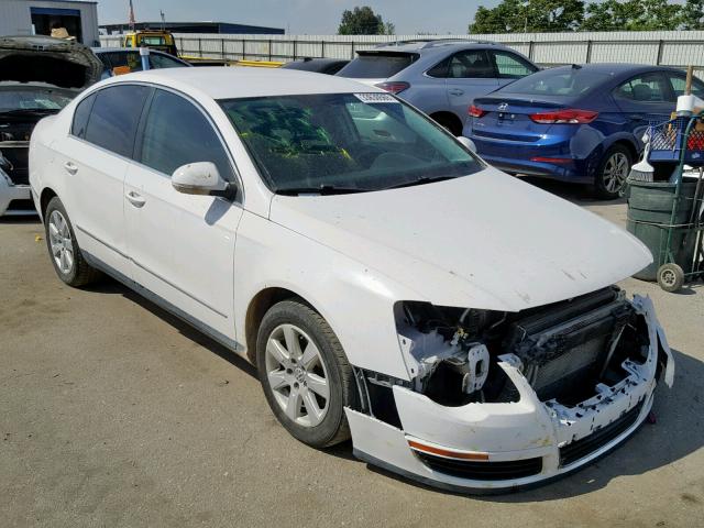 WVWJK73C28E059644 - 2008 VOLKSWAGEN PASSAT TUR WHITE photo 1