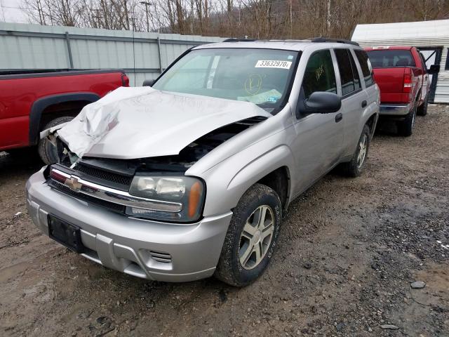 1GNDT13S042388571 - 2004 CHEVROLET TRAILBLAZER LS  photo 2