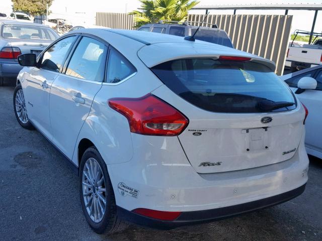 1FADP3R47FL375546 - 2015 FORD FOCUS BEV WHITE photo 3