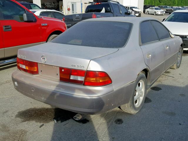 JT8BF22G6V0016948 - 1997 LEXUS ES 300 SILVER photo 4