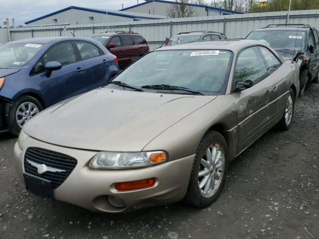 4C3AU52N8WE113675 - 1998 CHRYSLER SEBRING LX GOLD photo 2