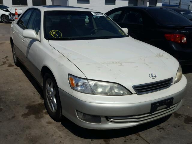 JT8BF28G0Y5084807 - 2000 LEXUS ES 300 WHITE photo 1