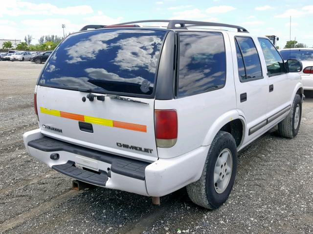 1GNDT13W112190807 - 2001 CHEVROLET BLAZER WHITE photo 4