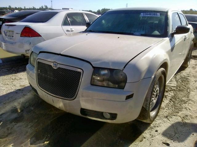 2C3KA43R38H319783 - 2008 CHRYSLER 300 LX WHITE photo 2