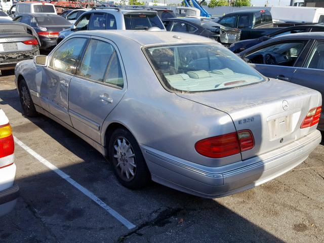 WDBJF65JXYB080364 - 2000 MERCEDES-BENZ E 320 SILVER photo 3