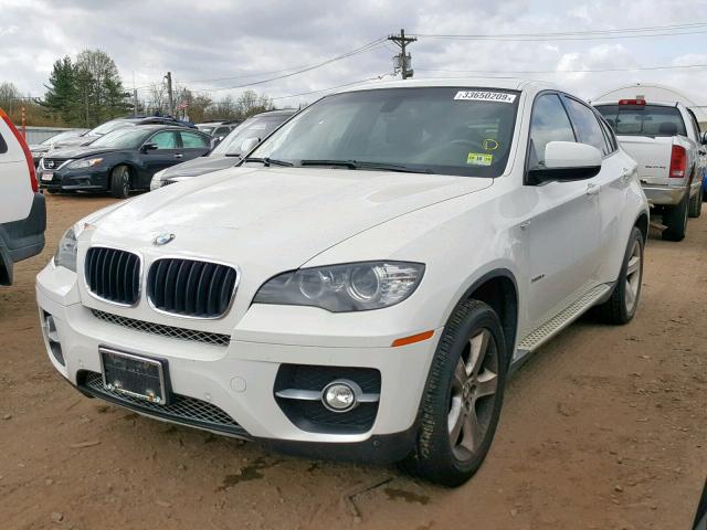 5UXFG2C56BLX07211 - 2011 BMW X6 XDRIVE3 WHITE photo 2