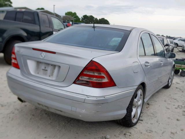 WDBRF52HX6A894659 - 2006 MERCEDES-BENZ C 230 SILVER photo 4