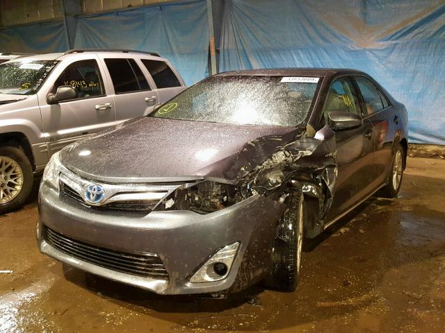 4T1BD1FK4CU060772 - 2012 TOYOTA CAMRY HYBR GRAY photo 2