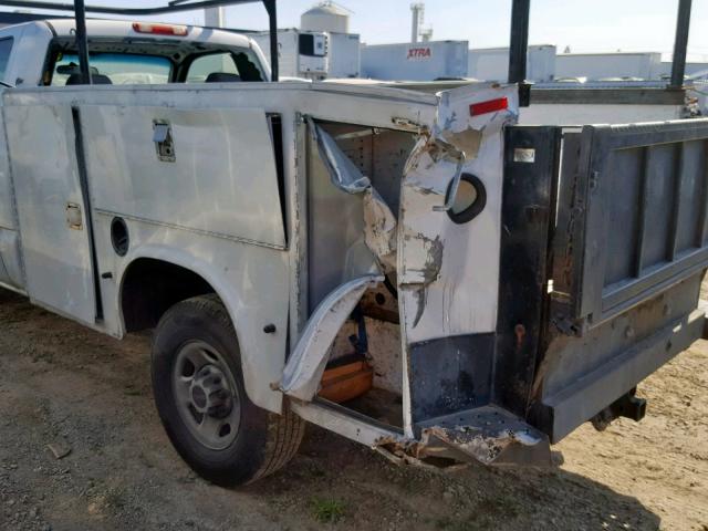 1GTHC24U16E222996 - 2006 GMC SIERRA C25 WHITE photo 9