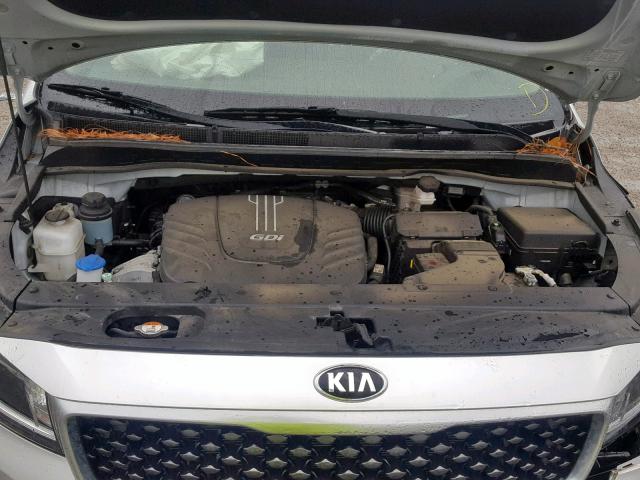 KNDMB5C18H6312296 - 2017 KIA SEDONA LX SILVER photo 7