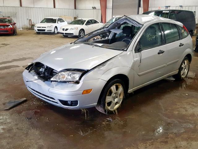 1FAHP37N67W323712 - 2007 FORD FOCUS ZX5 SILVER photo 2