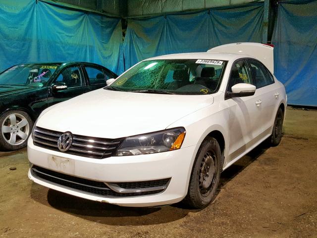 1VWAT7A30FC039611 - 2015 VOLKSWAGEN PASSAT S WHITE photo 2