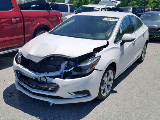 1G1BF5SMXJ7225919 - 2018 CHEVROLET CRUZE PREM WHITE photo 2