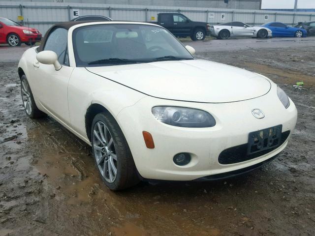 JM1NC25FX60108155 - 2006 MAZDA MX-5 MIATA WHITE photo 1