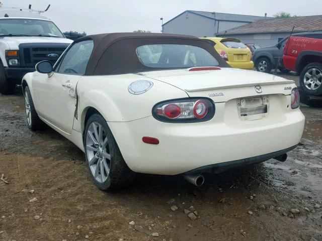 JM1NC25FX60108155 - 2006 MAZDA MX-5 MIATA WHITE photo 3