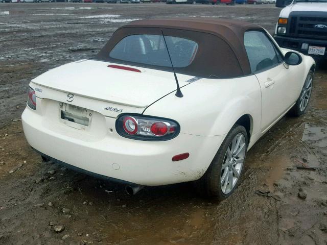 JM1NC25FX60108155 - 2006 MAZDA MX-5 MIATA WHITE photo 4