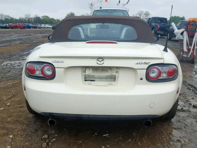 JM1NC25FX60108155 - 2006 MAZDA MX-5 MIATA WHITE photo 6