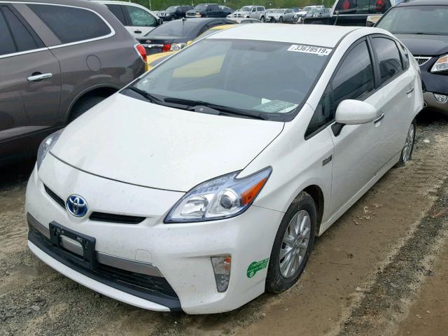 JTDKN3DP5F3074296 - 2015 TOYOTA PRIUS PLUG WHITE photo 2