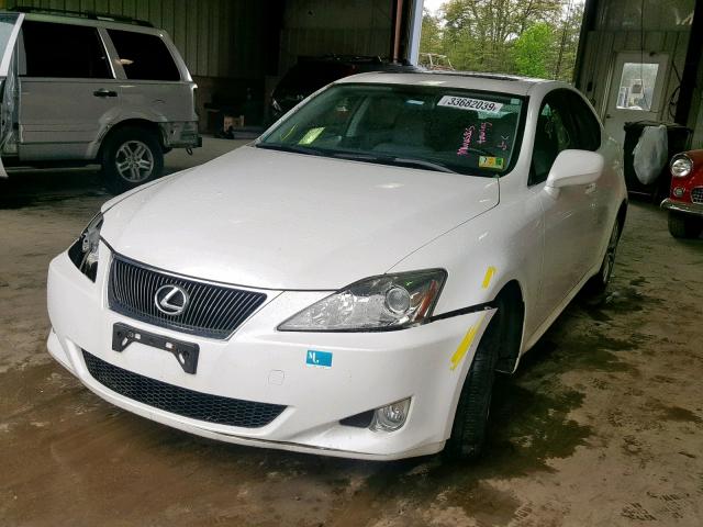 JTHCK262385017285 - 2008 LEXUS IS 250 WHITE photo 2