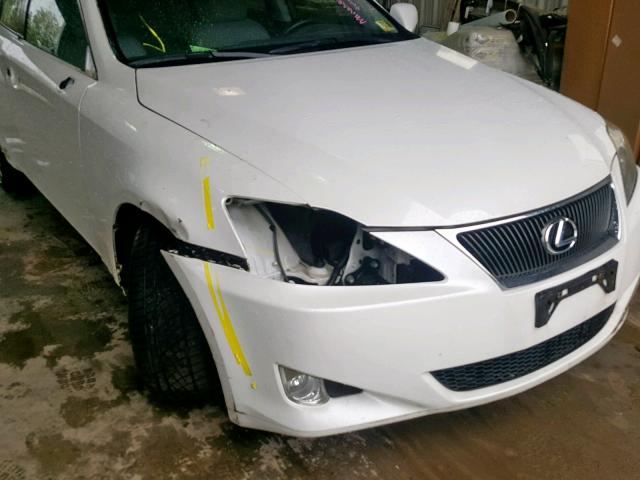 JTHCK262385017285 - 2008 LEXUS IS 250 WHITE photo 9