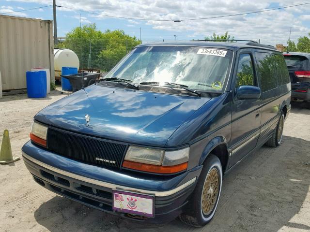 1C4GH54L1SX580569 - 1995 CHRYSLER TOWN & COU GREEN photo 2