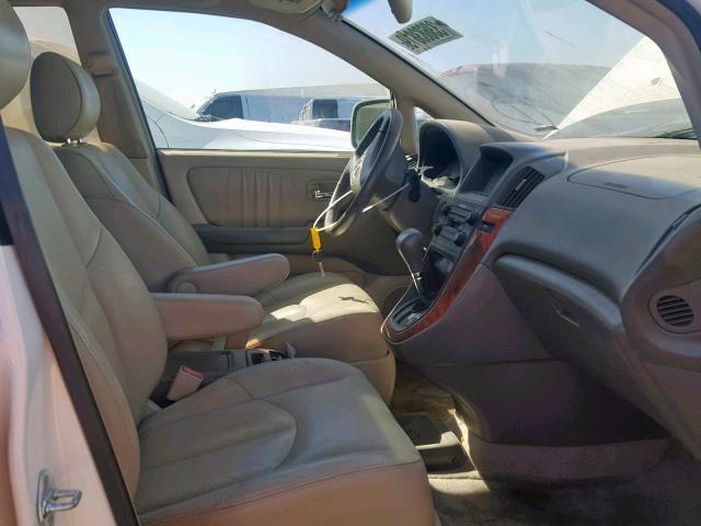 JTJGF10U230160078 - 2003 LEXUS RX 300 WHITE photo 5