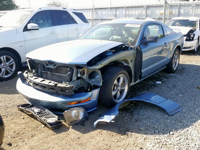 1ZVHT82H965173598 - 2006 FORD MUSTANG GT BLUE photo 2