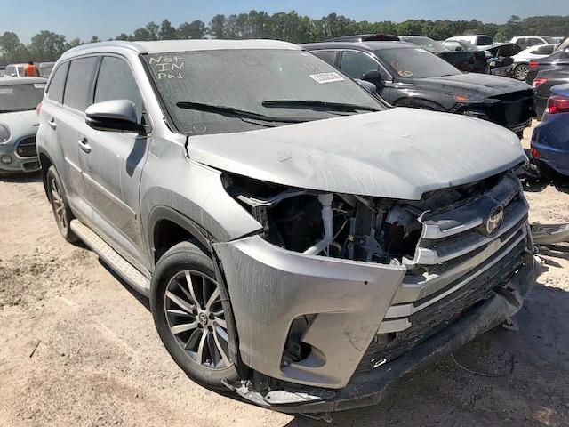 5TDKZRFH4HS519481 - 2017 TOYOTA HIGHLANDER SE  photo 1