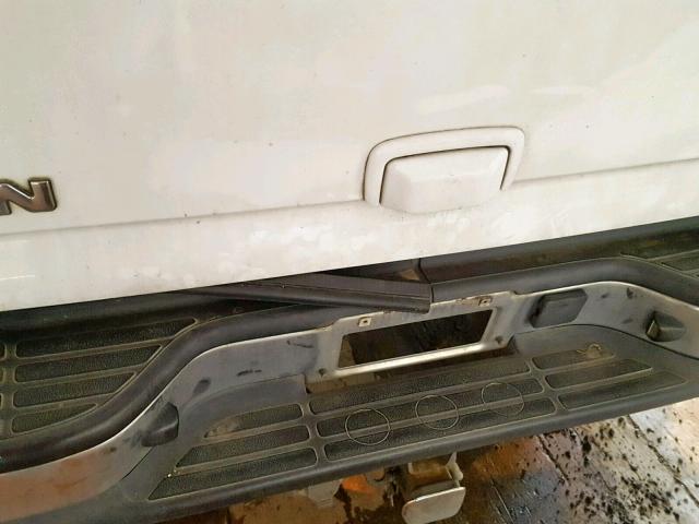 1GKEK13T02R156070 - 2002 GMC YUKON WHITE photo 9