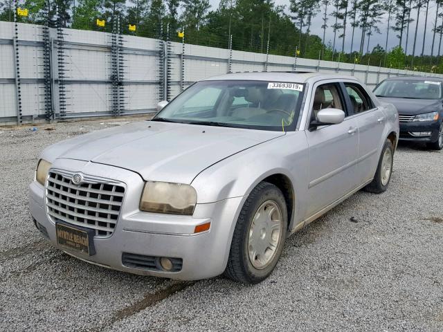 2C3KA53G76H244572 - 2006 CHRYSLER 300 TOURIN SILVER photo 2