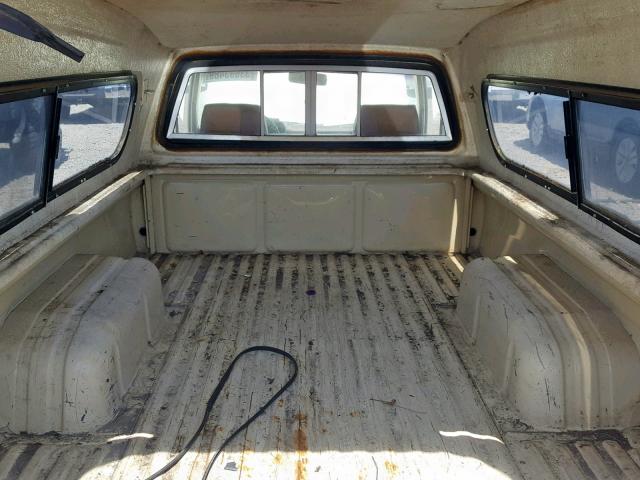 JT4RN55R9E0025953 - 1984 TOYOTA PICKUP 1/2 CREAM photo 6