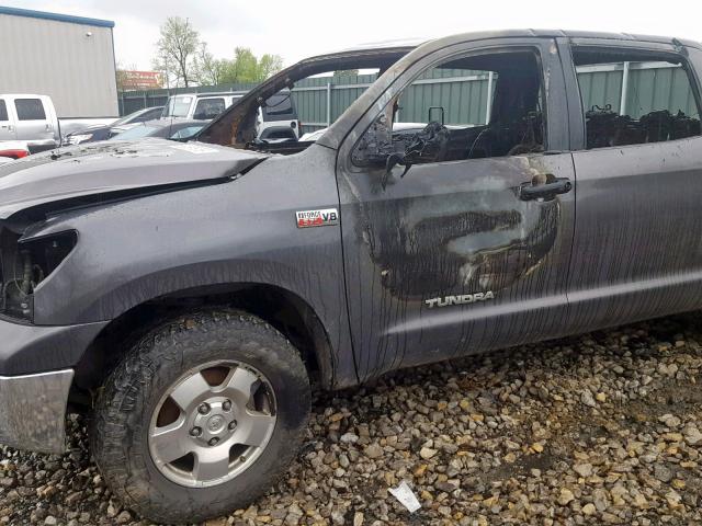 5TFDW5F1XCX269048 - 2012 TOYOTA TUNDRA CRE GRAY photo 10