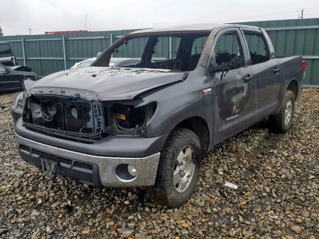 5TFDW5F1XCX269048 - 2012 TOYOTA TUNDRA CRE GRAY photo 2