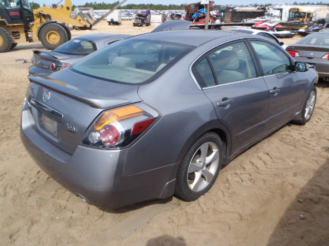 1N4BL21E18N403530 - 2008 NISSAN ALTIMA 3.5 SILVER photo 4