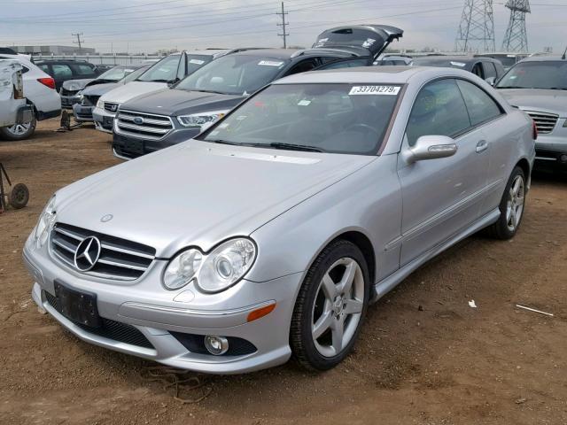 WDBTJ72H57F209407 - 2007 MERCEDES-BENZ CLK 550 SILVER photo 2