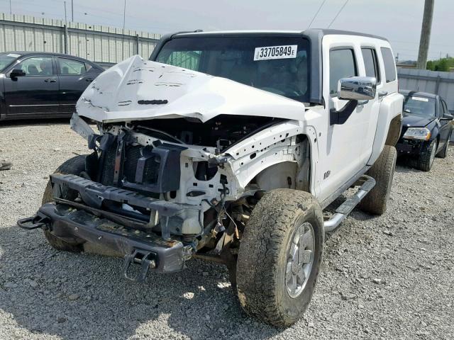 5GTDN136468308963 - 2006 HUMMER H3 WHITE photo 2