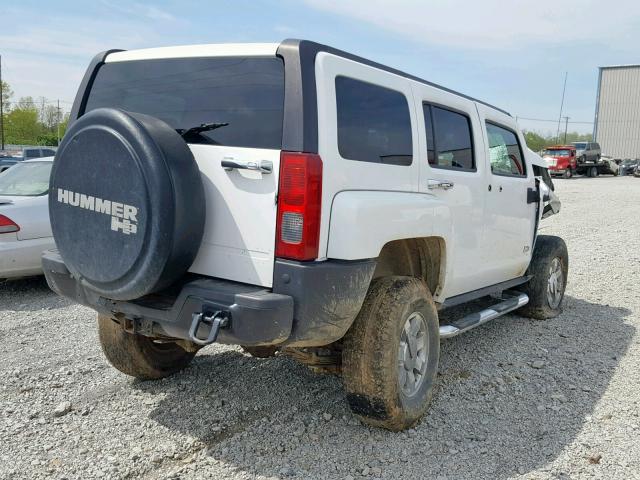 5GTDN136468308963 - 2006 HUMMER H3 WHITE photo 4