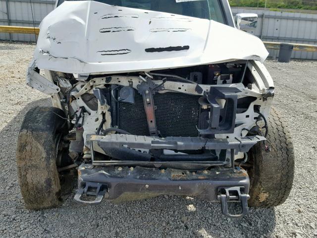 5GTDN136468308963 - 2006 HUMMER H3 WHITE photo 9