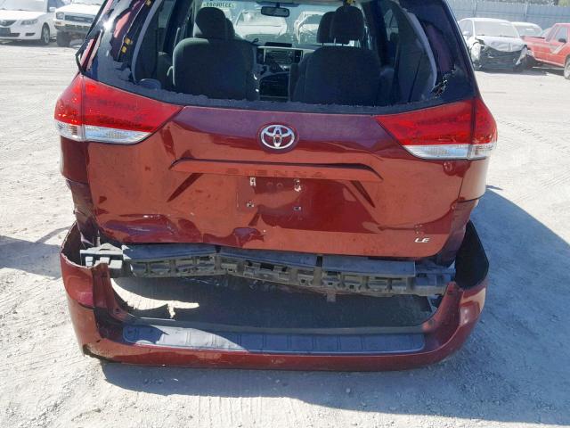 5TDKK3DC1BS015101 - 2011 TOYOTA SIENNA LE RED photo 9