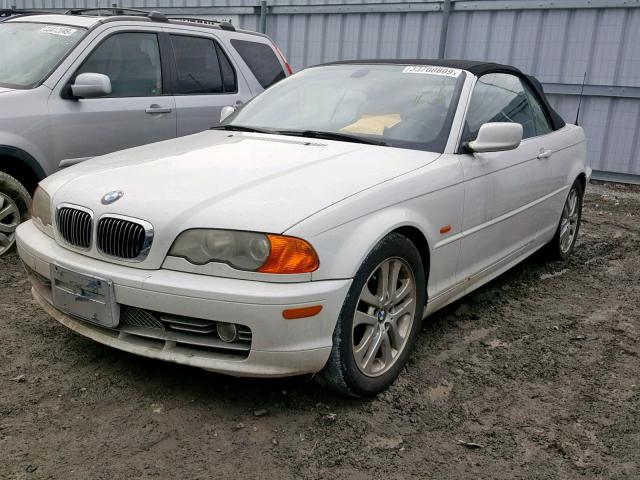 WBABS53462JU92381 - 2002 BMW 330 CI WHITE photo 2